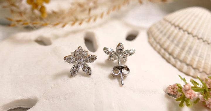 14k White Gold 0.50ctw Diamonds Flower Stud