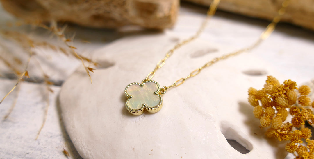 14k Yellow Gold Mother of Pearl - Clover - Necklace Paperclip Chain 18"