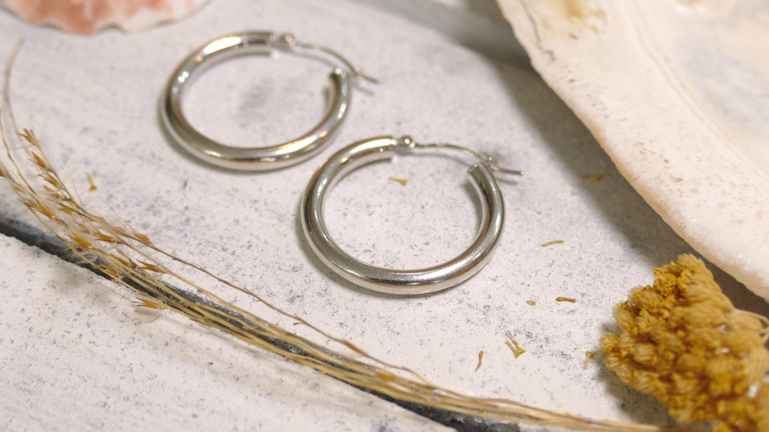 14k White Gold Polished Hoop Earrings