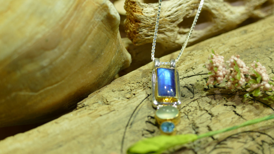 Sterling & 22kt vermeil pendan