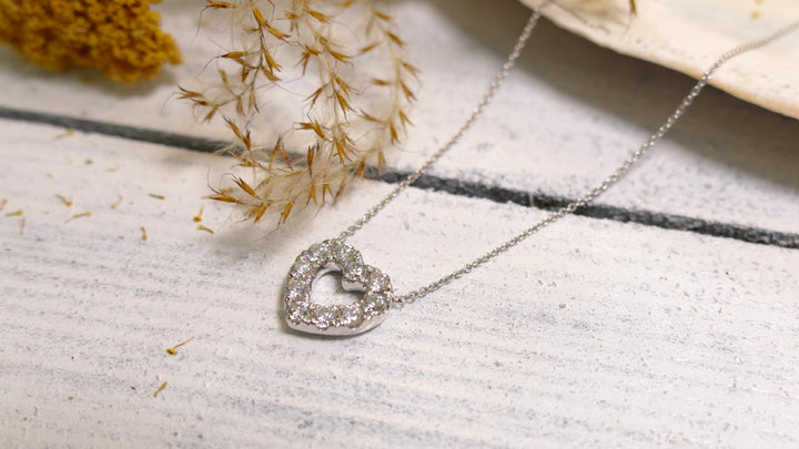 18k - White Gold 1.10ct Natural Diamond Heart Necklace