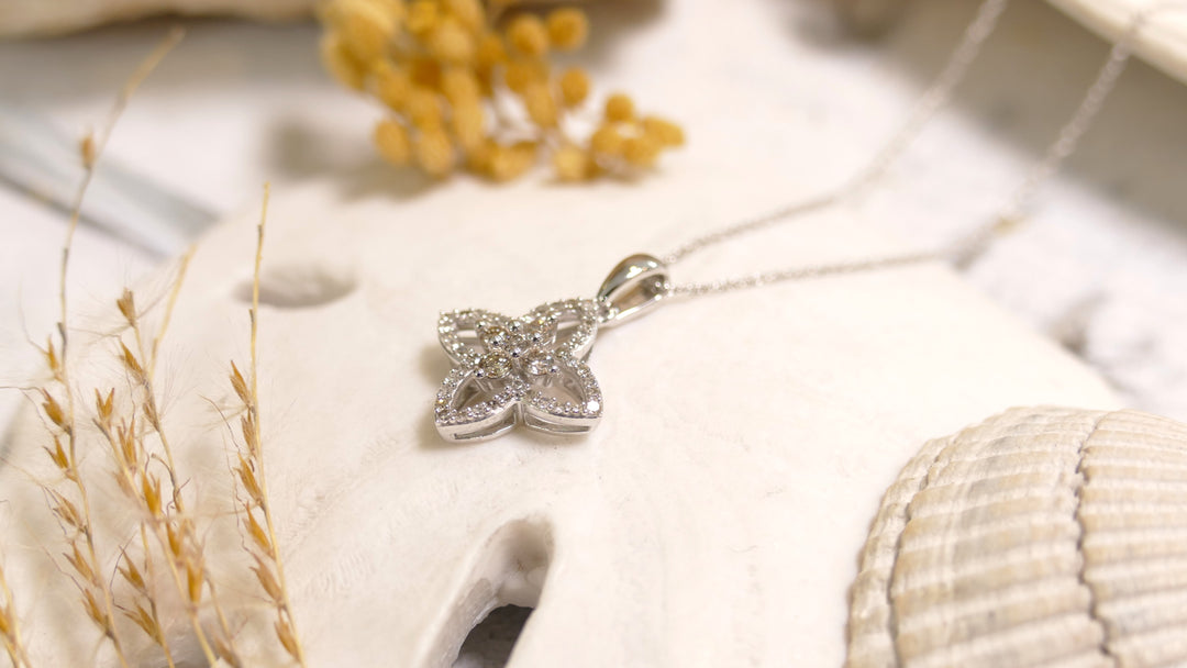 10k White Gold Clover Shape 0.50ct Diamond Necklace