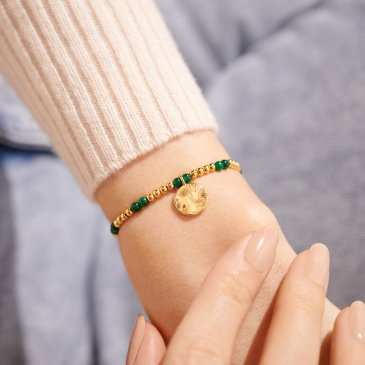 A Little & Co - Brass - Gold - May Birthstone - Agate Stretch Beaded Bracelet 6 7/8"