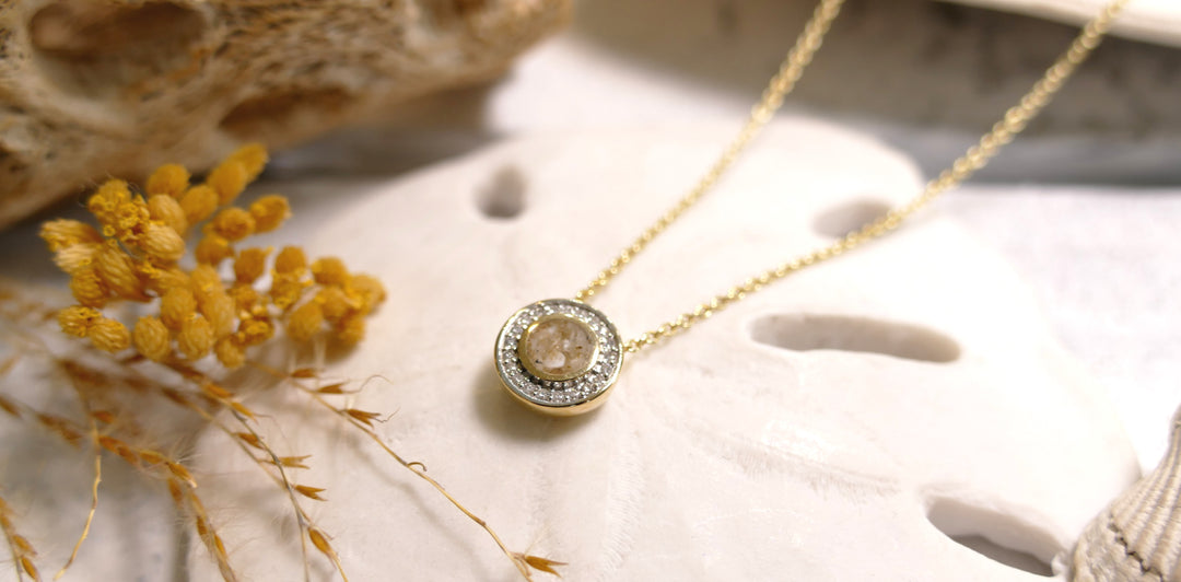 Dune - 14k - Yellow Gold Halo Round Natural Diamond Ocean City Beach Sand Necklace