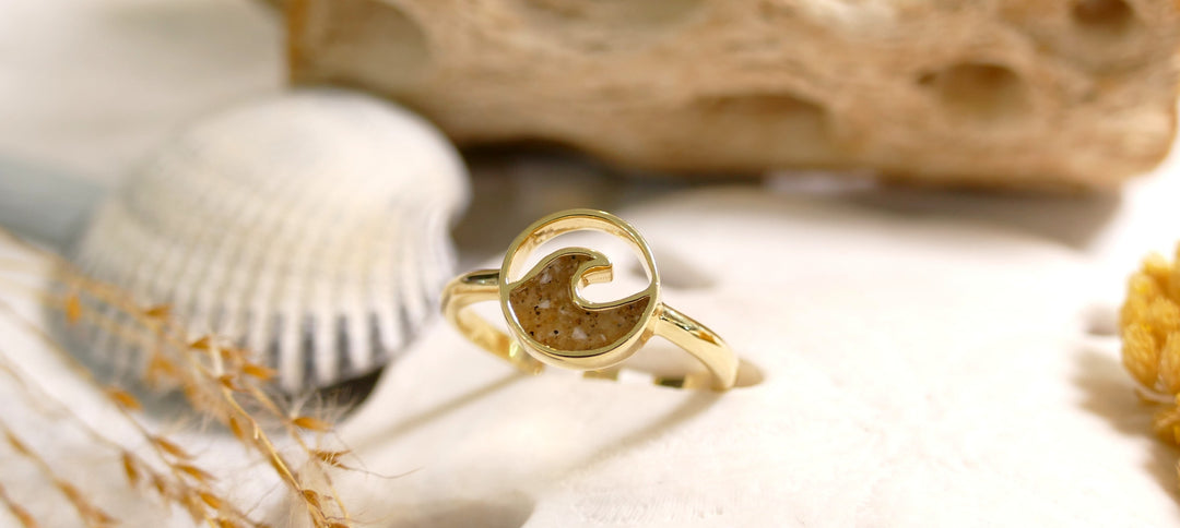 Dune - 14k - Yellow Gold Ocean City Beach Sand Wave Ring (Size 7)