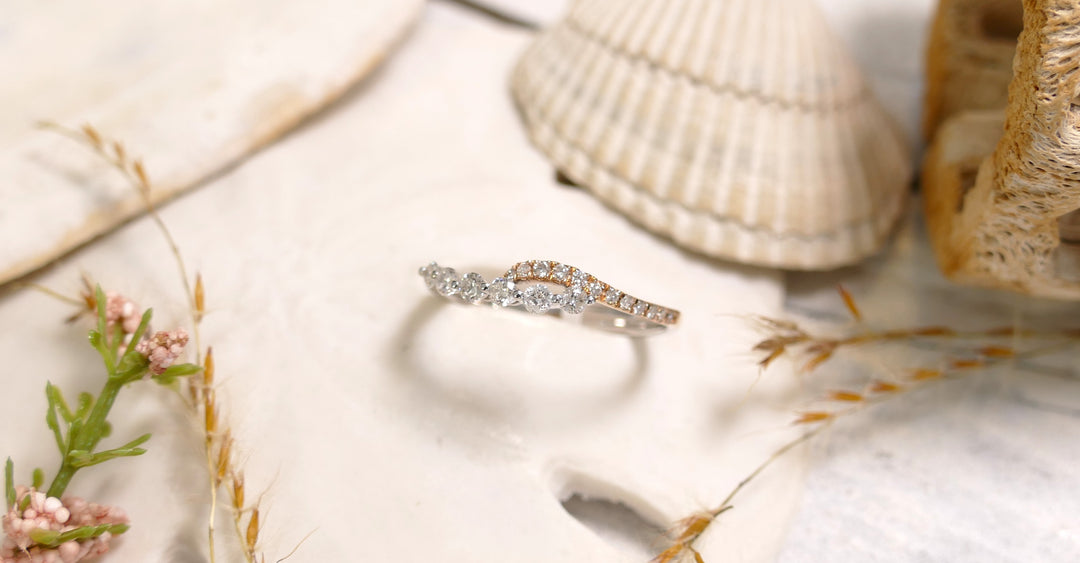 14K Two Tone Curved 0.30ct Natural Diamond Ring