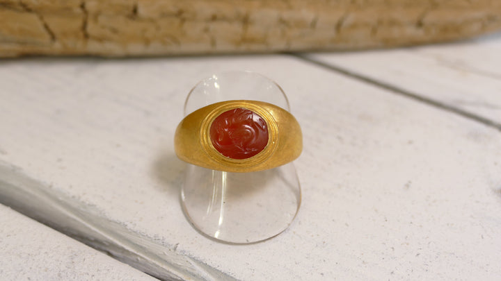 ANCIENT ROMAN CARNELIAN WOLF ATTACKING DEER 200-100 BC SET IN A LATER GOLD RING SIZE 9