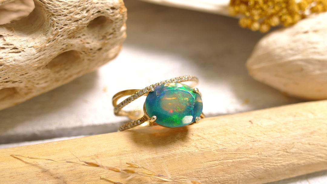 14k Yellow Gold Natural Diamond Oval Triple Band Twist - Green Ethiopian Opal (2.67ct) (Size 6.5)