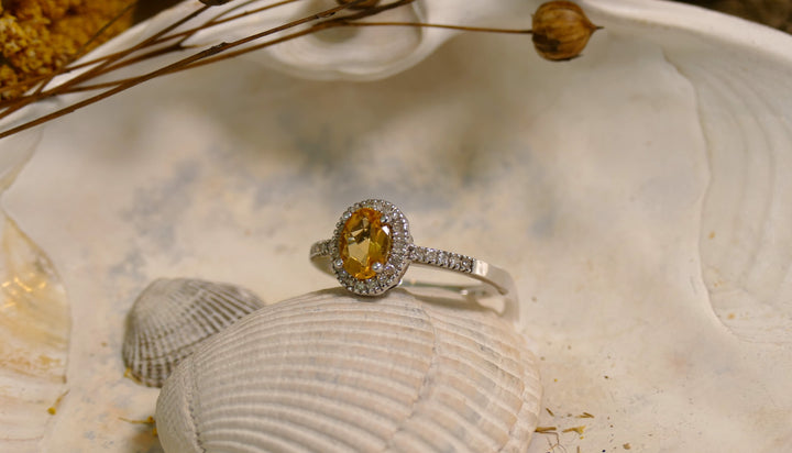 10k White Gold Citrine Oval Ring (Size 7)