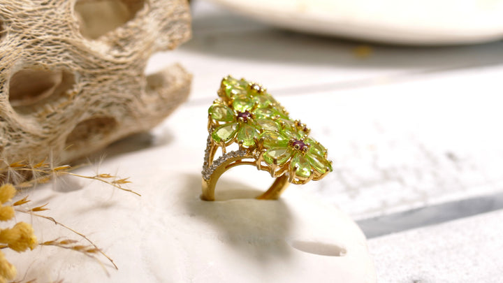 Sterling Silver - Gold Vermeil Floral 10.60ct Peridot Statement Ring (Size 7)