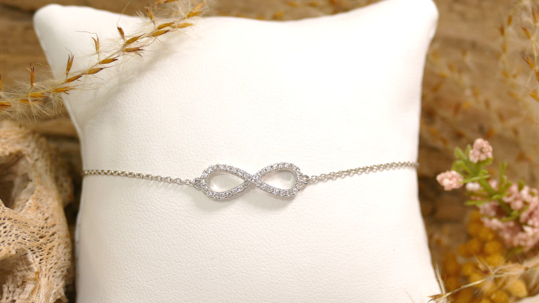 14k White Gold .14ct Diamond Infinity Bracelet