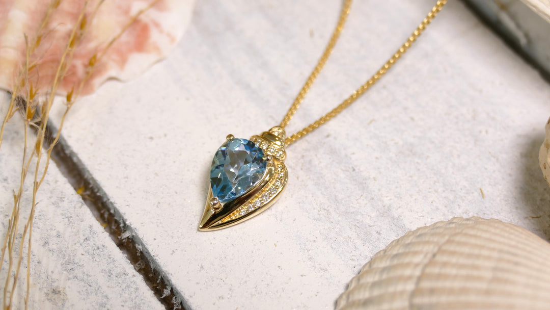 14k - Yellow Gold Conch Shell 0.06ct Natural Diamonds Blue Topaz Pendant