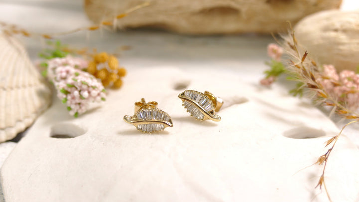 14k Yellow Gold .24ctw Diamonds Stud Leaf Earrings