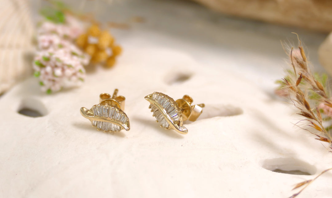 14k Yellow Gold .24ctw Diamonds Stud Leaf Earrings