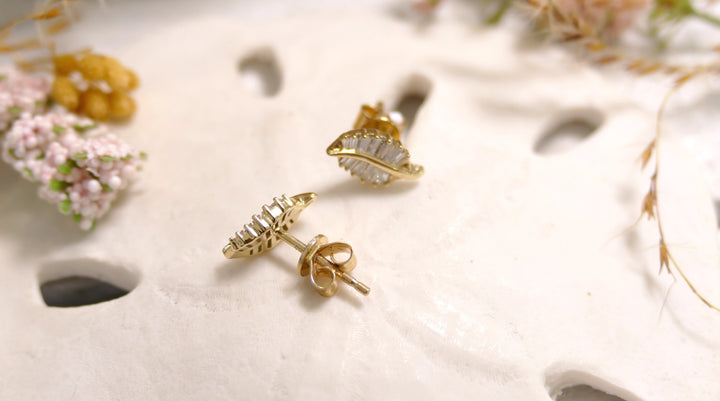 14k Yellow Gold .24ctw Diamonds Stud Leaf Earrings