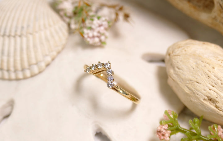 14k Yellow Gold .20ct "V" Diamond Ring (Size 6.75)