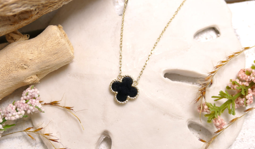 14k Yellow Gold Clover Black Onyx Necklace