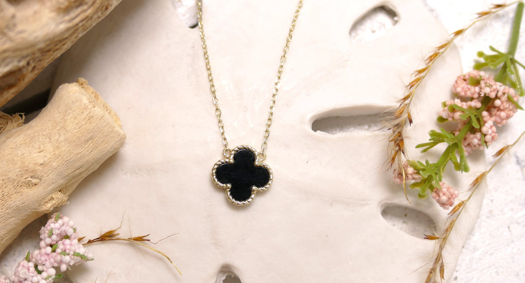 14k Yellow Gold Clover Black Onyx Necklace