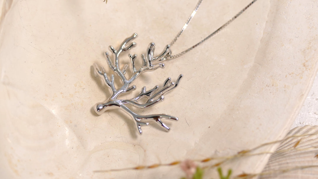 14k - White Gold Coral Pendant
