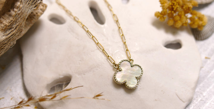 14k Yellow Gold Mother of Pearl - Clover - Necklace Paperclip Chain 18"