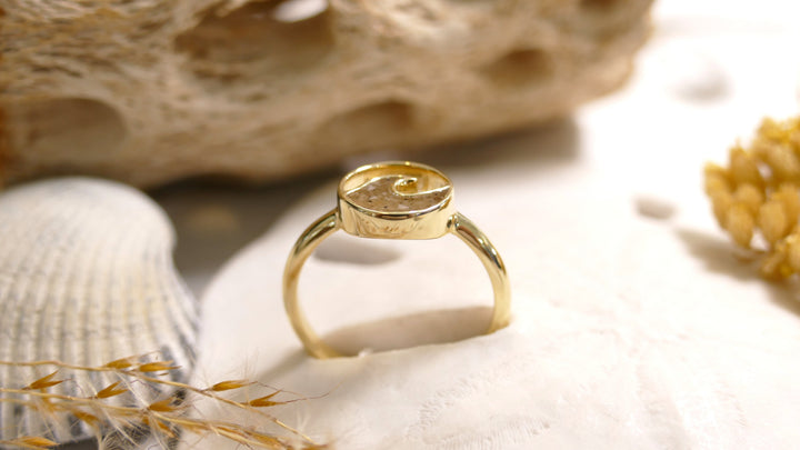 Dune - 14k - Yellow Gold Ocean City Beach Sand Wave Ring (Size 7)