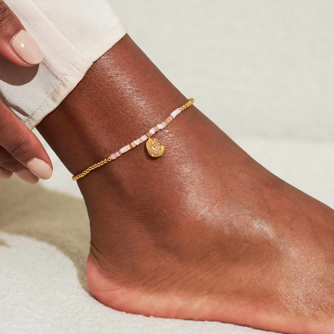 A Little & Co - Brass - Gold -Pink Shells - Heart Heart Stretch Beaded Anklet 9 1/16"