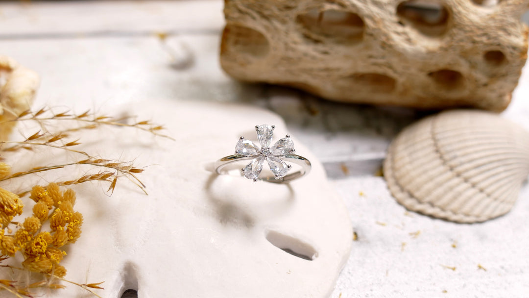 Sterling Silver - Silver Clear Flower Cubic Zirconia Ring (Adjustable)