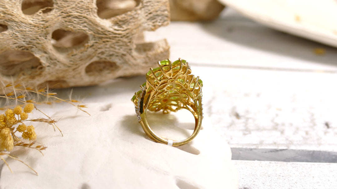 Sterling Silver - Gold Vermeil Floral 10.60ct Peridot Statement Ring (Size 7)