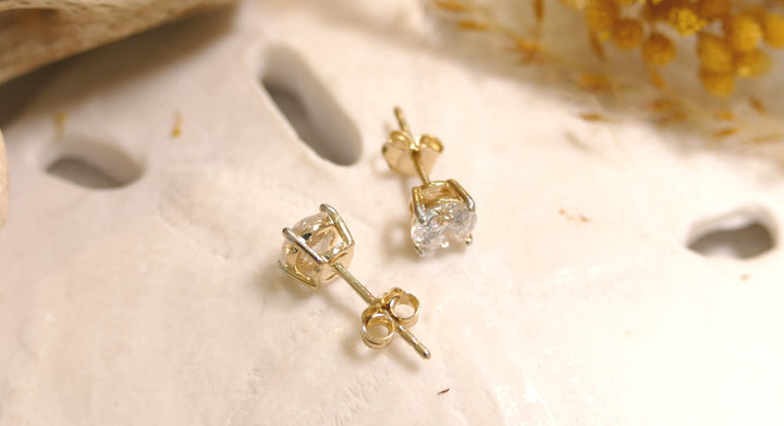 14k Yellow Gold 1.00ct Lab Grown Diamond Round Stud Monte Luna Earrings