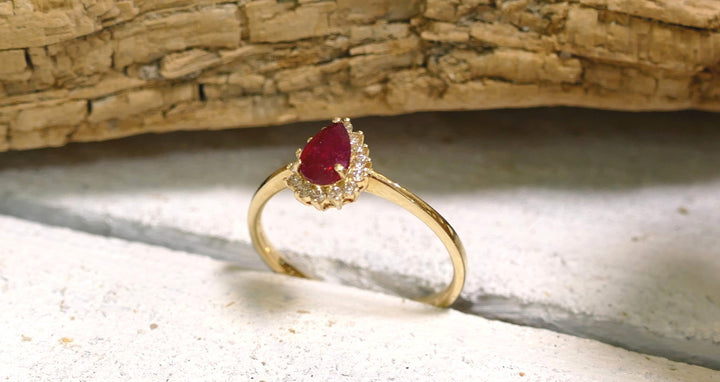 14k Yellow Gold Ruby Pear Ring (Size 6.5)