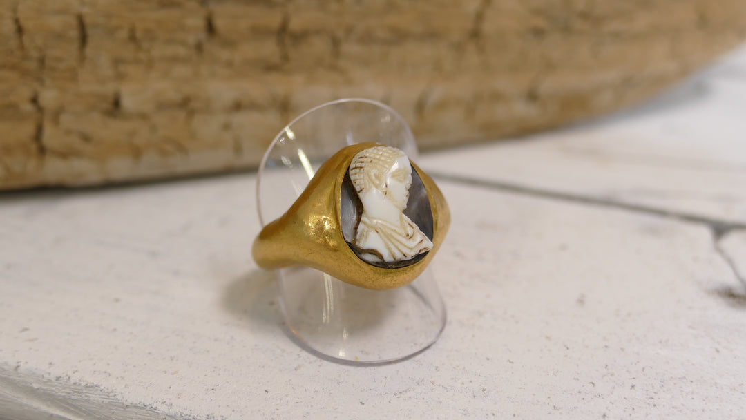 ROMAN CAMEO RING IN ANCIENT GOLD SETTING (EMPEROR CARACALLA 198-217AD) SIZE 9.5