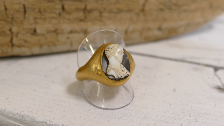 ROMAN CAMEO RING IN ANCIENT GOLD SETTING (EMPEROR CARACALLA 198-217AD) SIZE 9.5