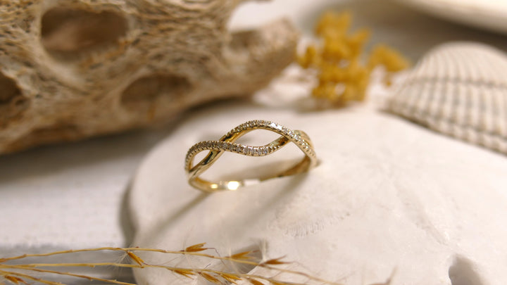 14K Yellow Gold 0.12ct - Double Wave Twist Natural Diamond Ring (Size 6.5)