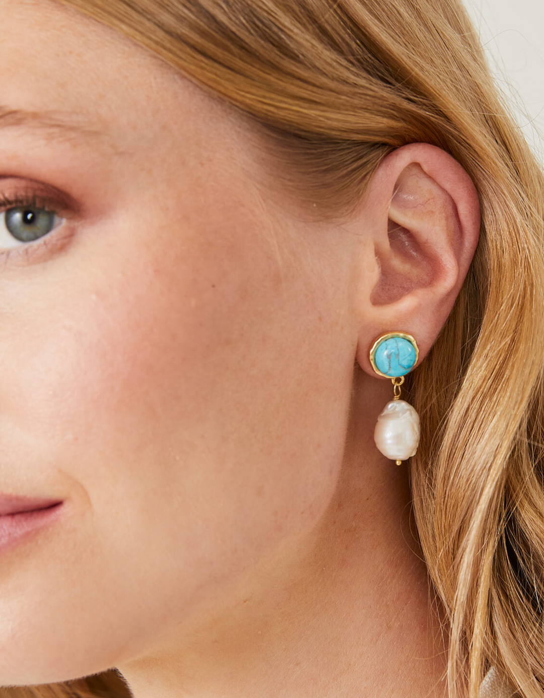 BAUBLE PEARL DROP EARRINGS PEA