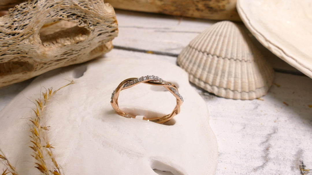 14k 1/10ctw Rose Gold Twist Diamond Ring
