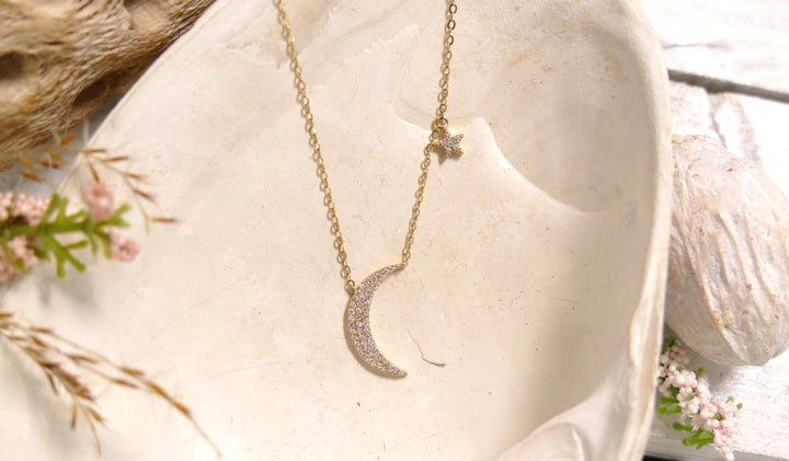 14k Yellow Gold Diamond 0.19ct Small Star - Pave Crescent Moon Necklace 18"