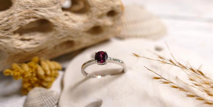 14k White Gold Solitaire Rhodolite Ring (Size 6.5)