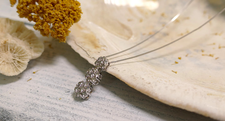 10k White Gold .60ct. Natural Diamond Flower Necklace