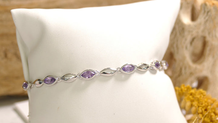 Sterling Silver - Silver Alternating - Diamond Shape - Amethyst Link Bracelet (7.5")