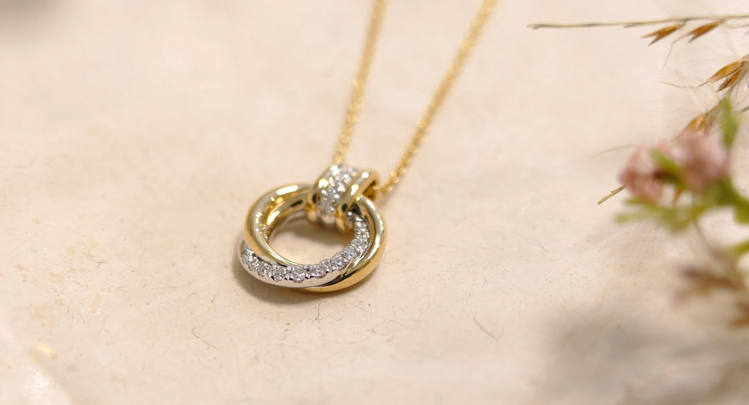 14k Yellow Gold Double Circle 0.10ct Diamond Necklace