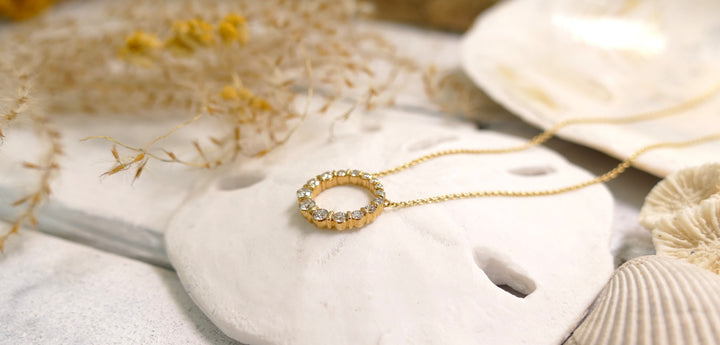 18k - Yellow Gold Circle .60ct Natural Diamond Necklace