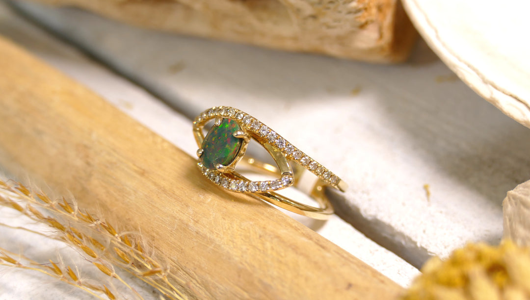 14k Yellow Gold Natural Diamond Oval Cat Eye Twist - Green Ethiopian Opal (0.43ct) Ring (Size 6)