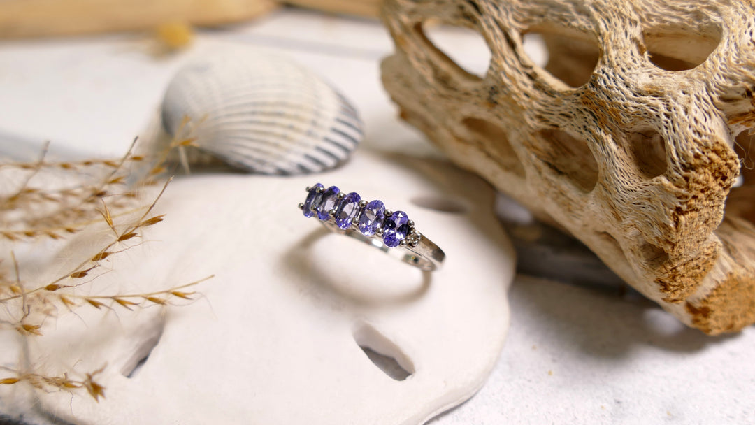 Sterling Silver Silver Tanzanite Ring (Size 6)