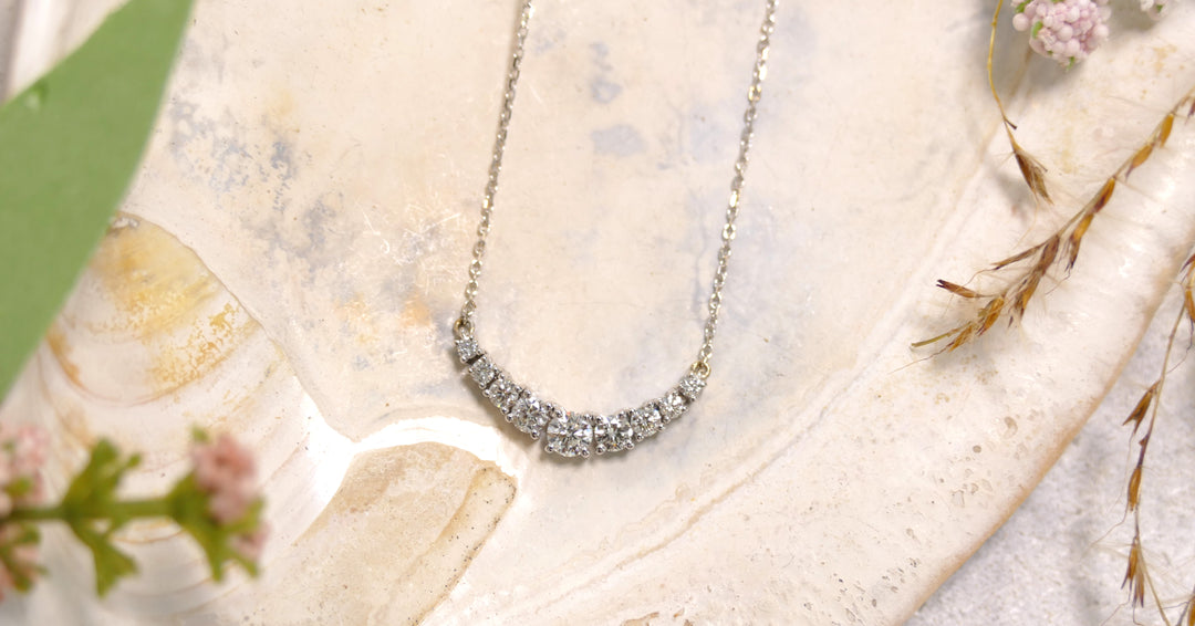 14k White Gold Diamond 0.45CT Curved Bar Necklace
