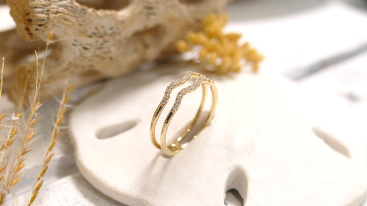 14K Yellow Gold Double Wave .25ct Natural Diamond Ring (Size 6.5)