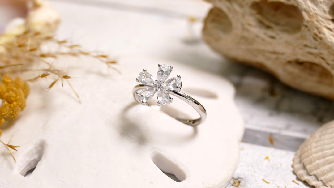Sterling Silver - Silver Clear Flower Cubic Zirconia Ring (Adjustable)