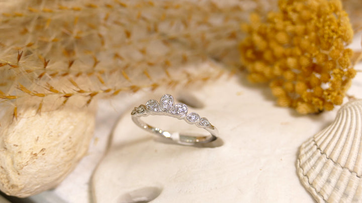 14K White Gold Natural Diamond Antique Ring (Size 7)
