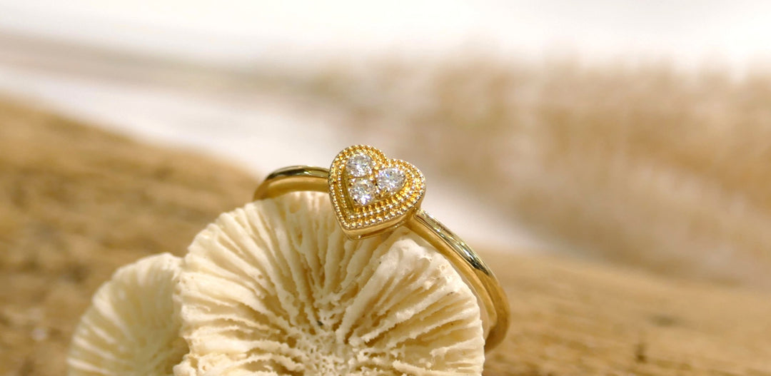 14K Yellow Gold 0.09ct Natural Diamond Heart Ring (Size 6.25)