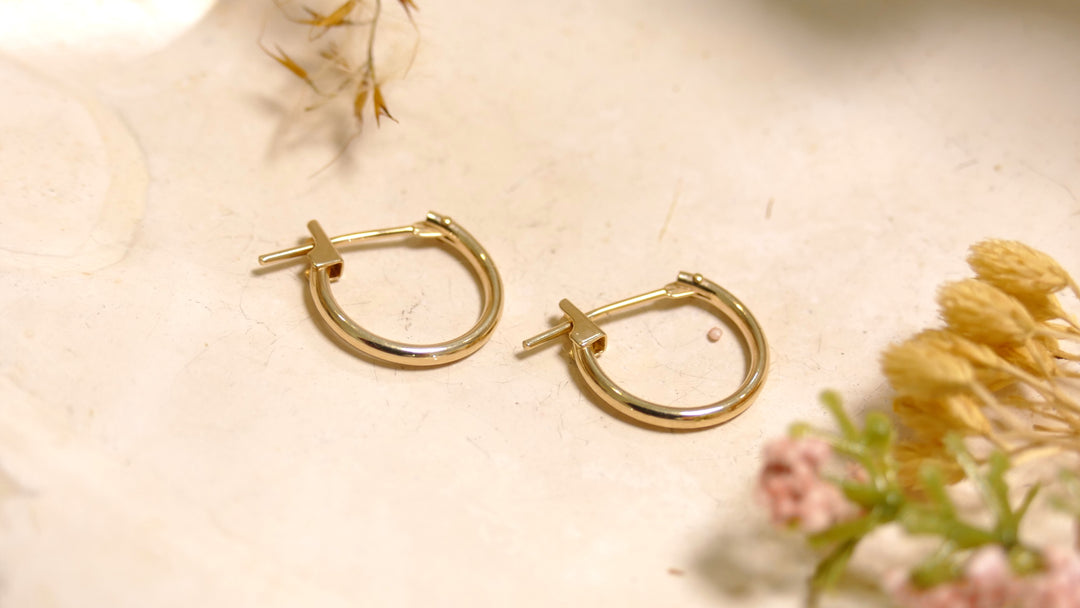 14k Yellow Gold 12mm Hinge/Polished Huggie Earrings