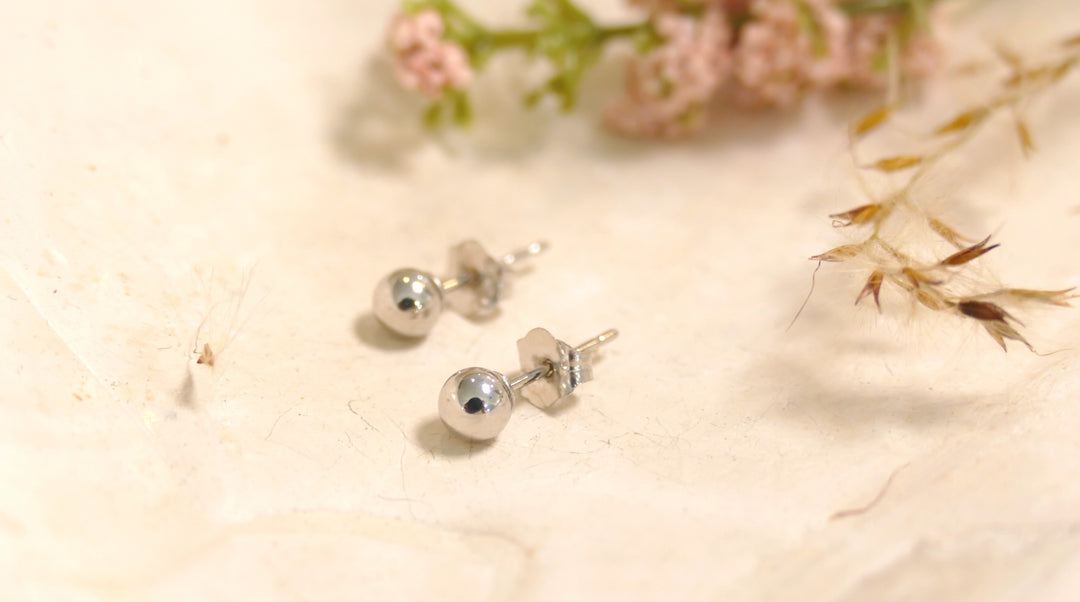 14k White Gold 4mm Ball Stud Earrings